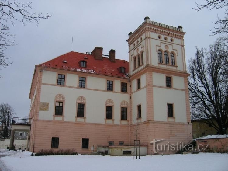 Schloss: Schloss aus dem Park