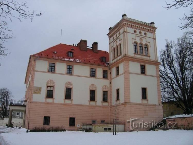 Castle: Castle from the park