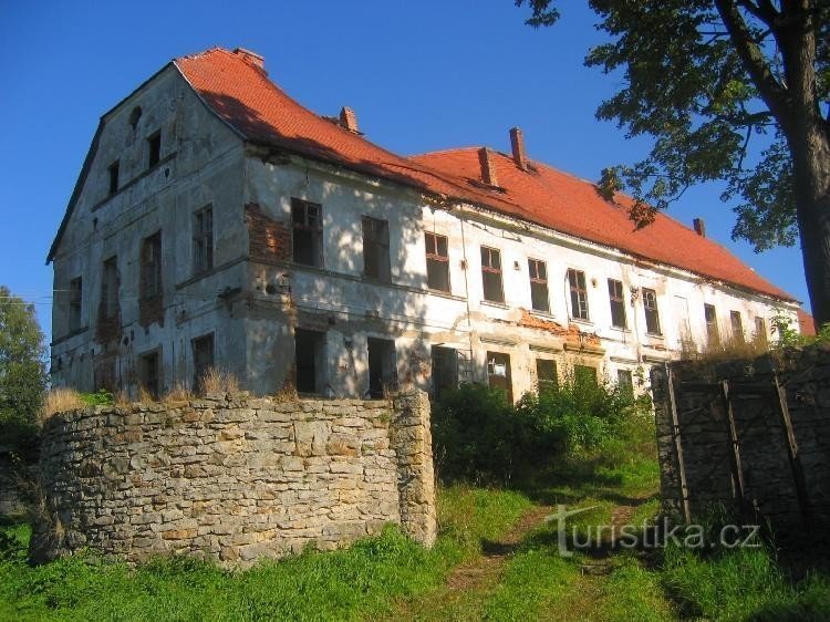 Zdoňov Castle