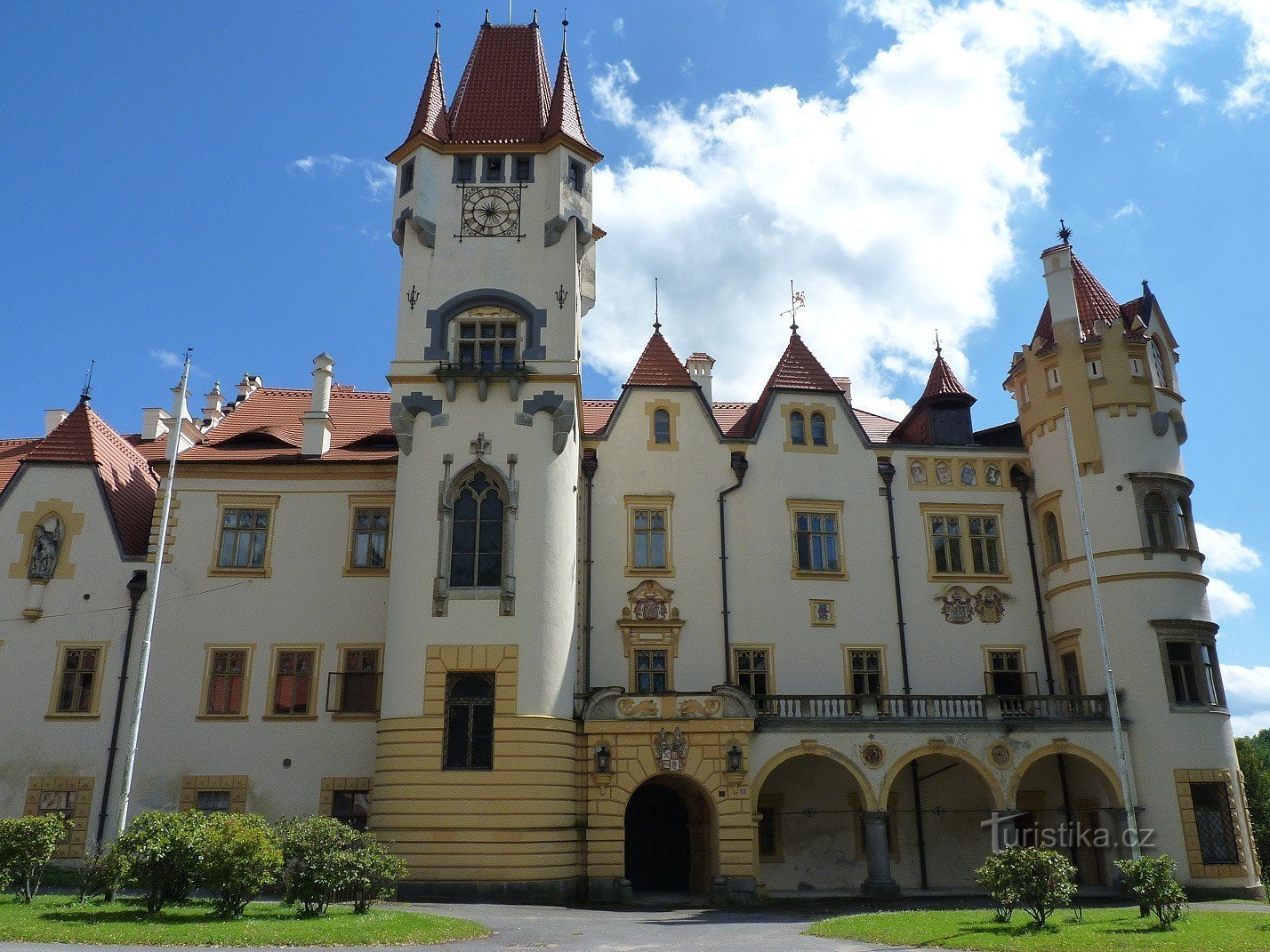日因科瓦城堡