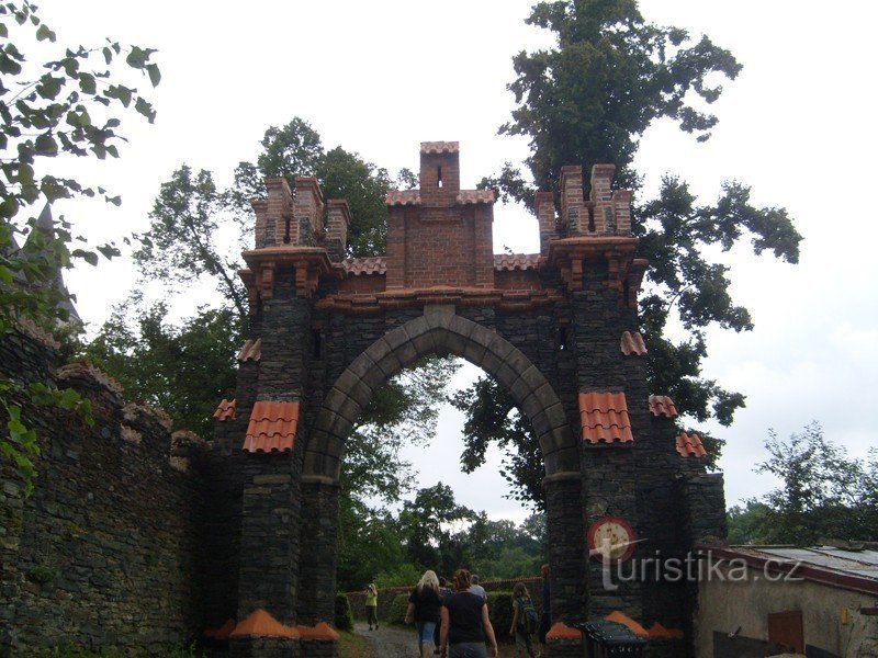 Žleby Chateau