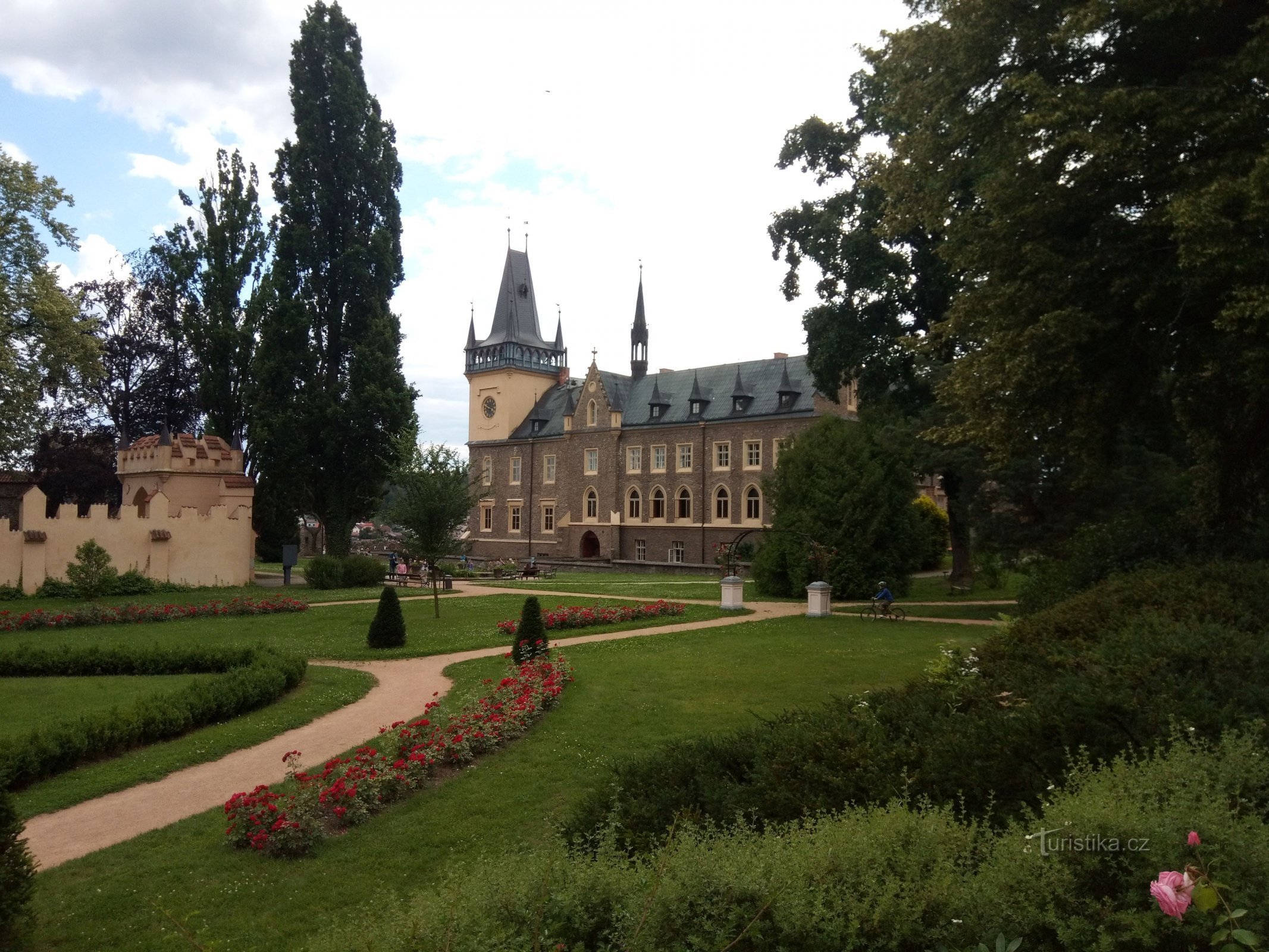 Schloss Zruč nad Sázavou