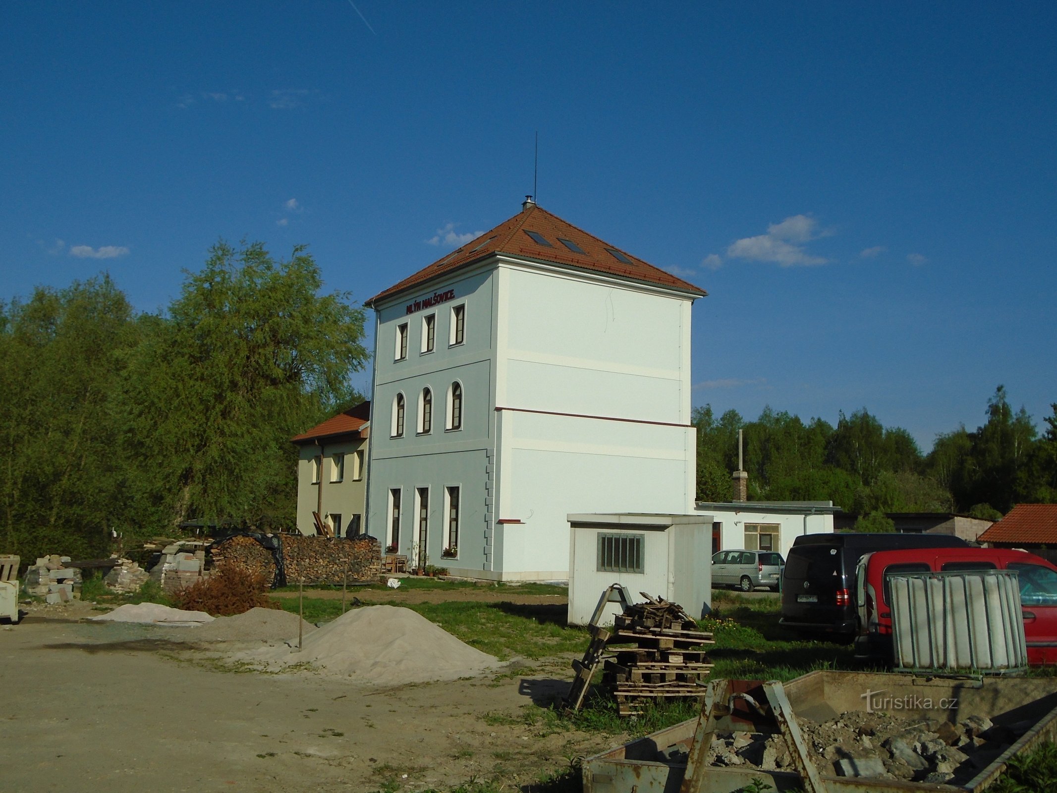 Zámostí čp. 350 (Hradec Králové, 28.4.2018)