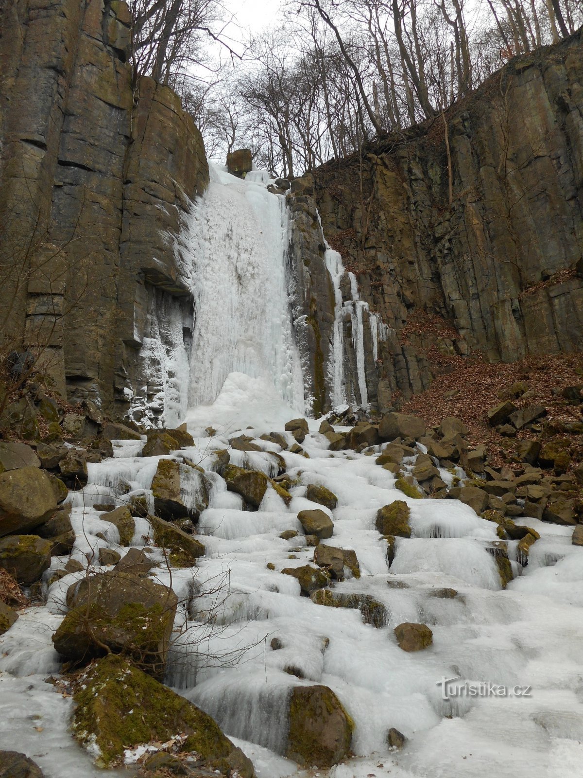 Det frusna vattenfallet Vaňovský.
