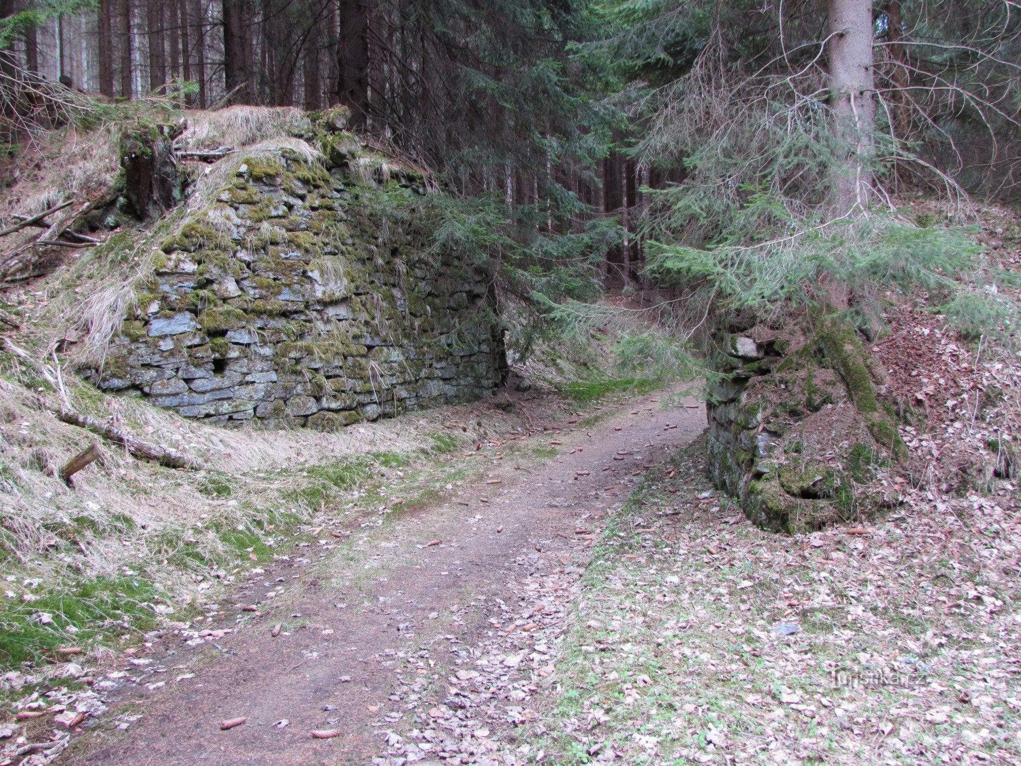 Defunct smelters and Josefová settlement