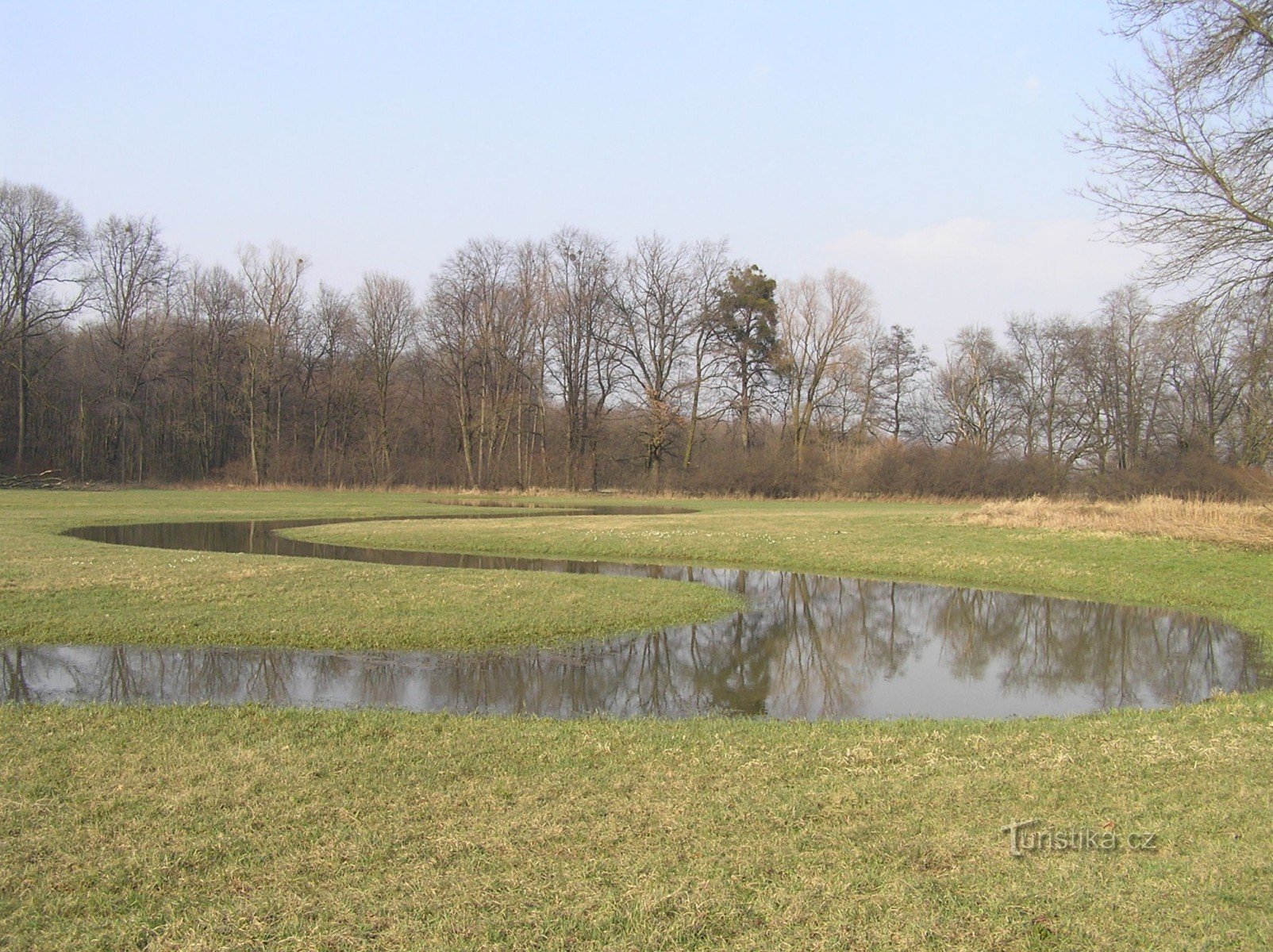 ausgestorbener Fluss (bei hohem Wasserstand kommt es zu Überschwemmungen von ausgestorbenen Hühnern