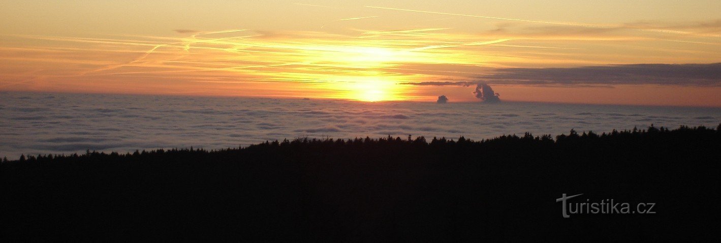 Puesta de sol - vista desde la cabaña de Masaryk