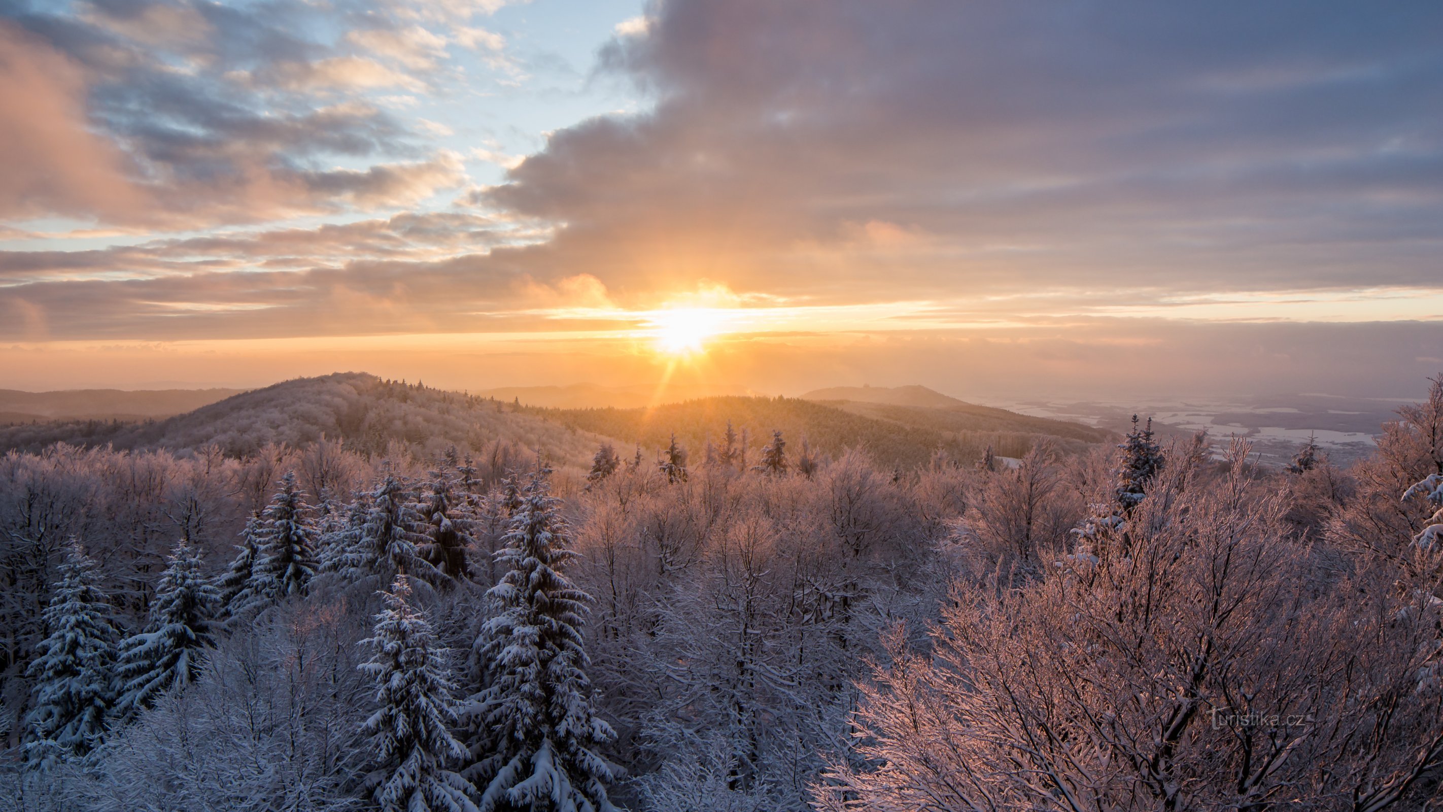 Wintersonnenuntergang ... das Warten lohnt sich :)