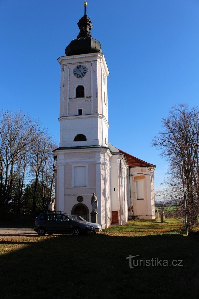 Zahodno pročelje cerkve sv. Catherine