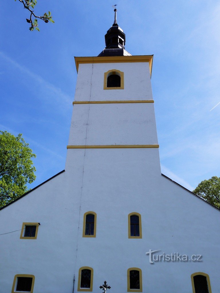 A fachada ocidental da igreja de St. martinho