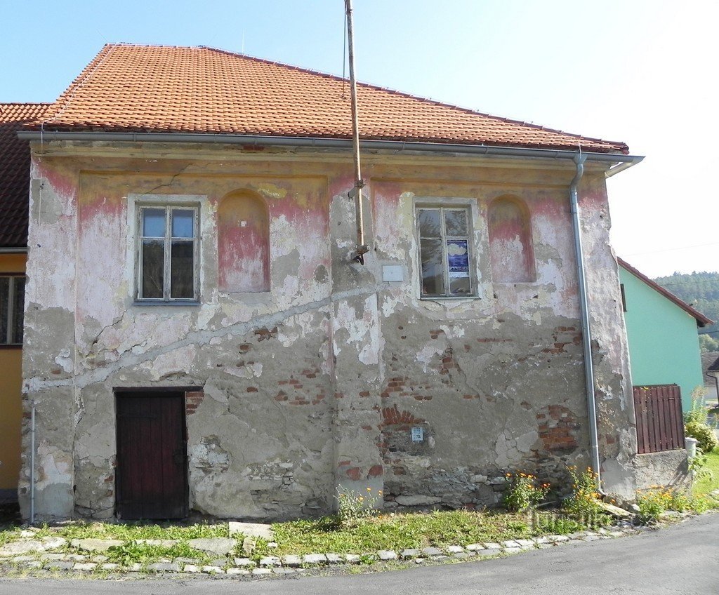 Västra sidan av synagogan