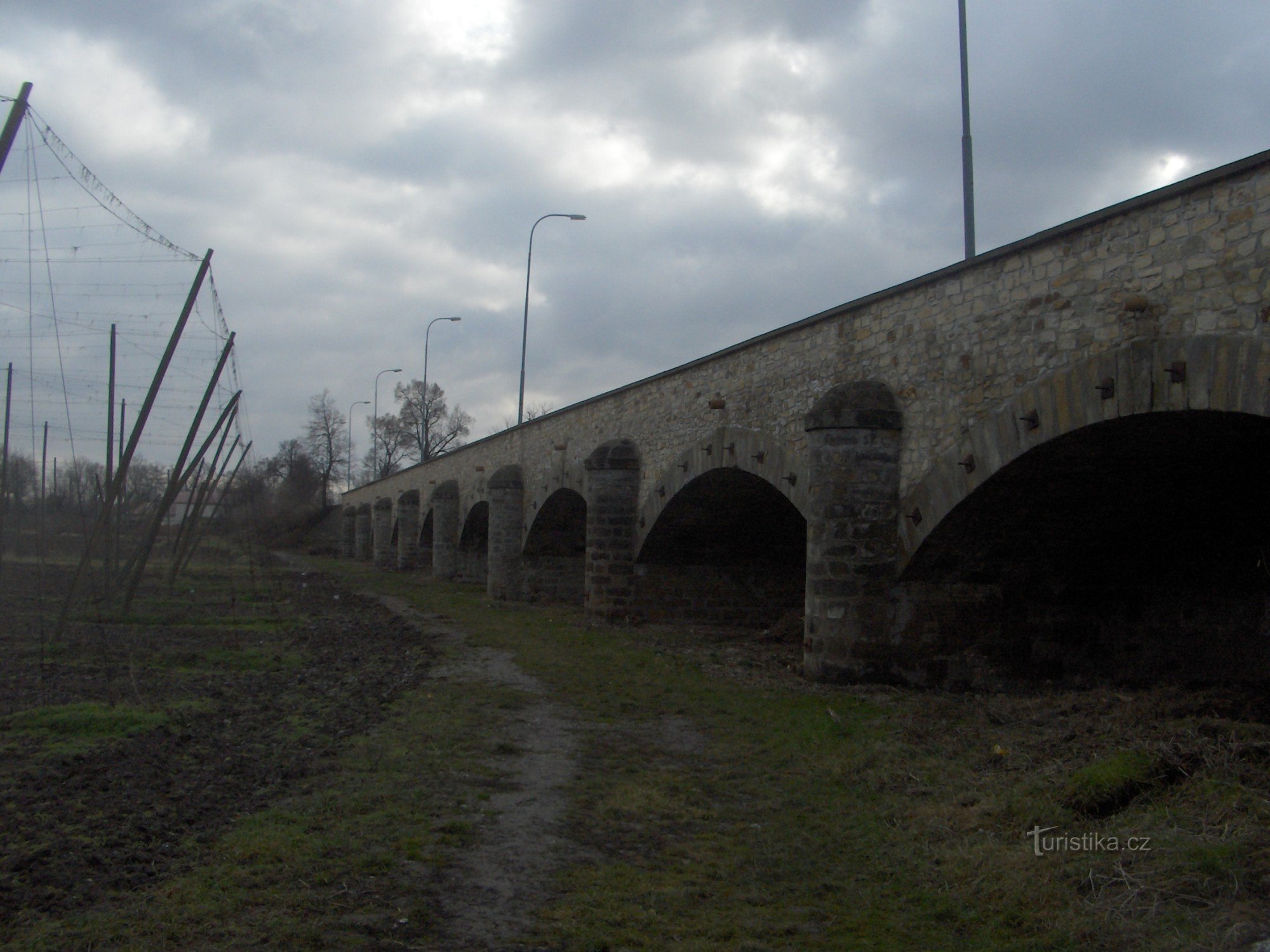 Hochwasserbrücke von Postoloprty