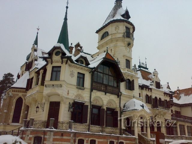 白雪皑皑的城堡