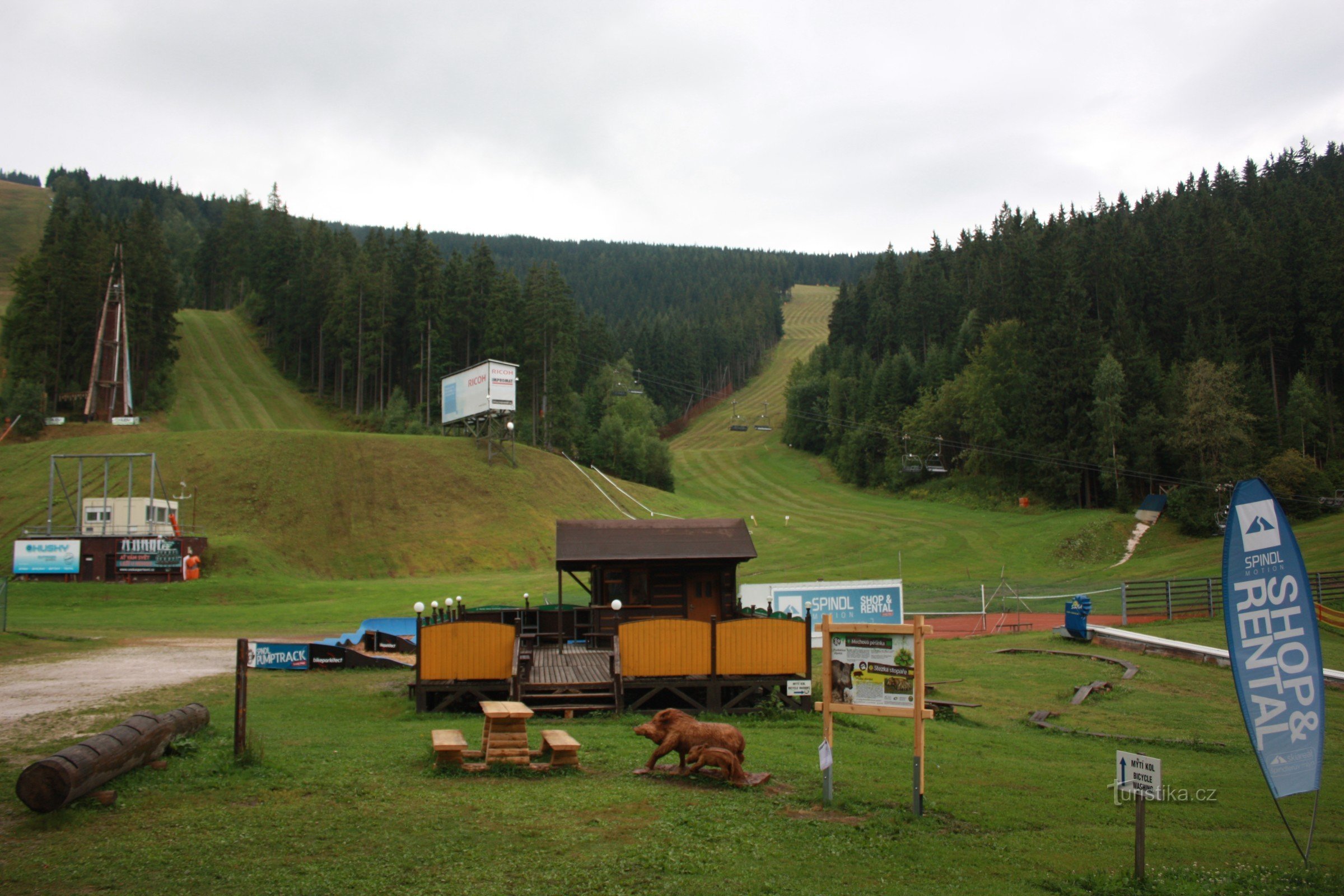 Zastaveni Mechové pěšinky ve ski areálu Sv. Petr