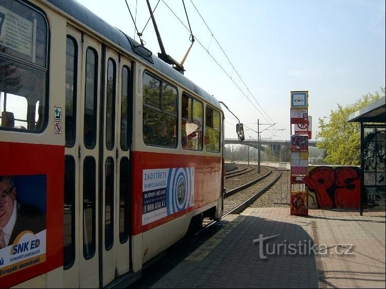 Stația de transport public Nádraží Braník