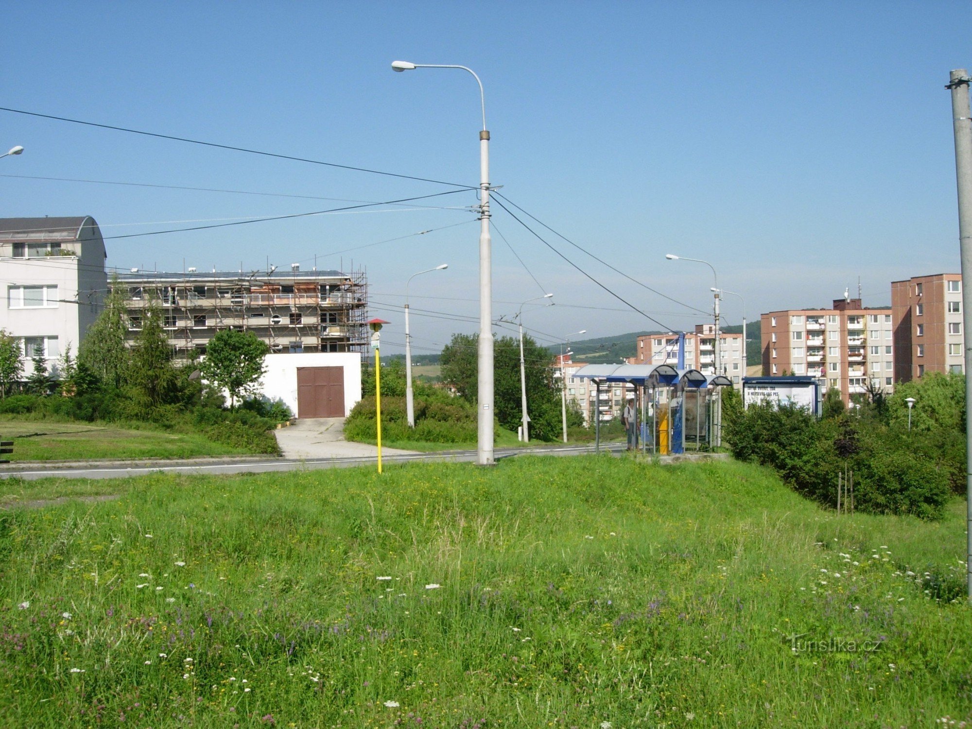 tömegközlekedési megálló Kocanda jelzőtáblával