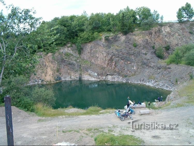 cantera inundada