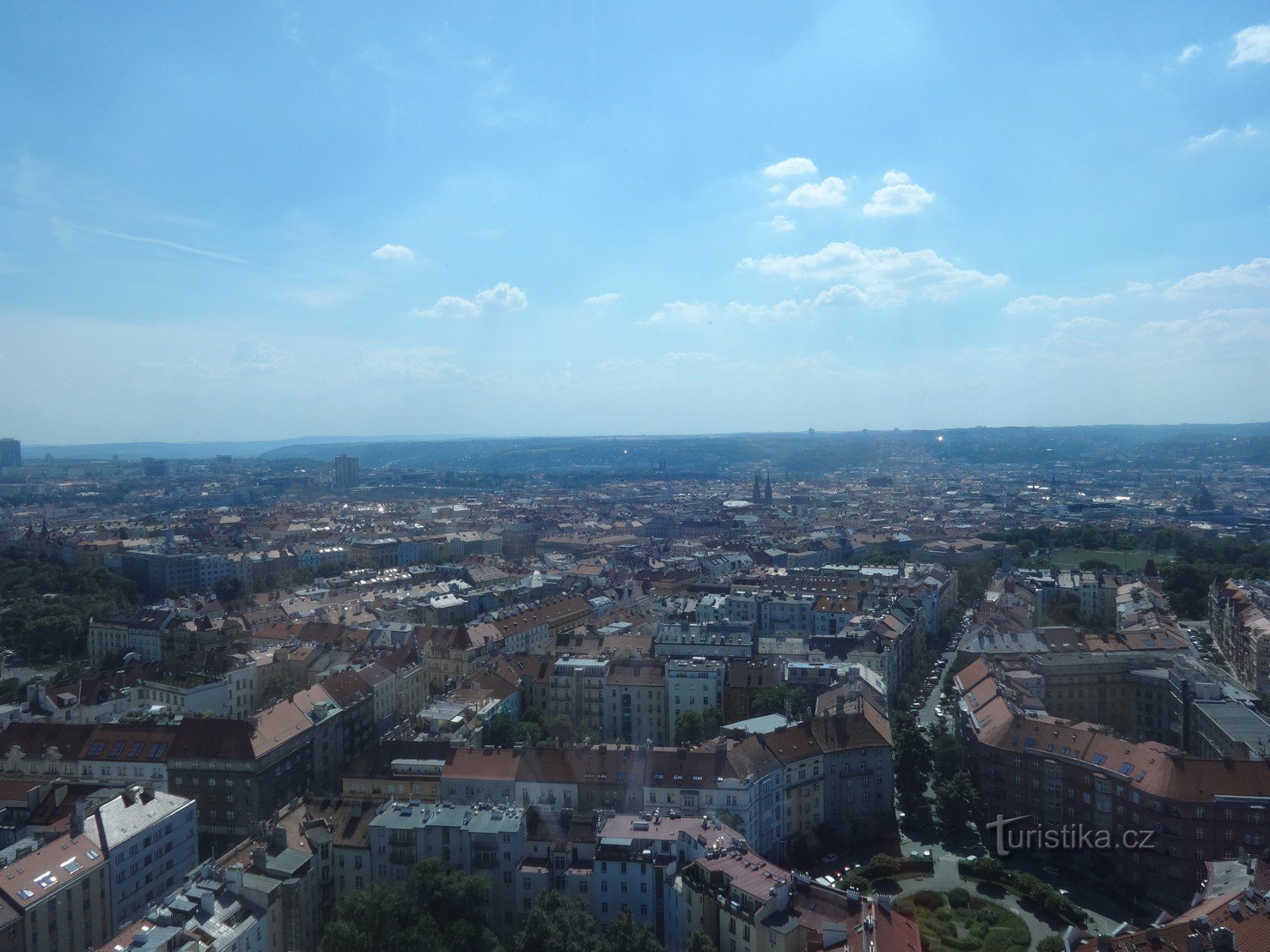 Foguete maldito com bebês negros ou quase 12 mil toneladas em Praga em Žižkov