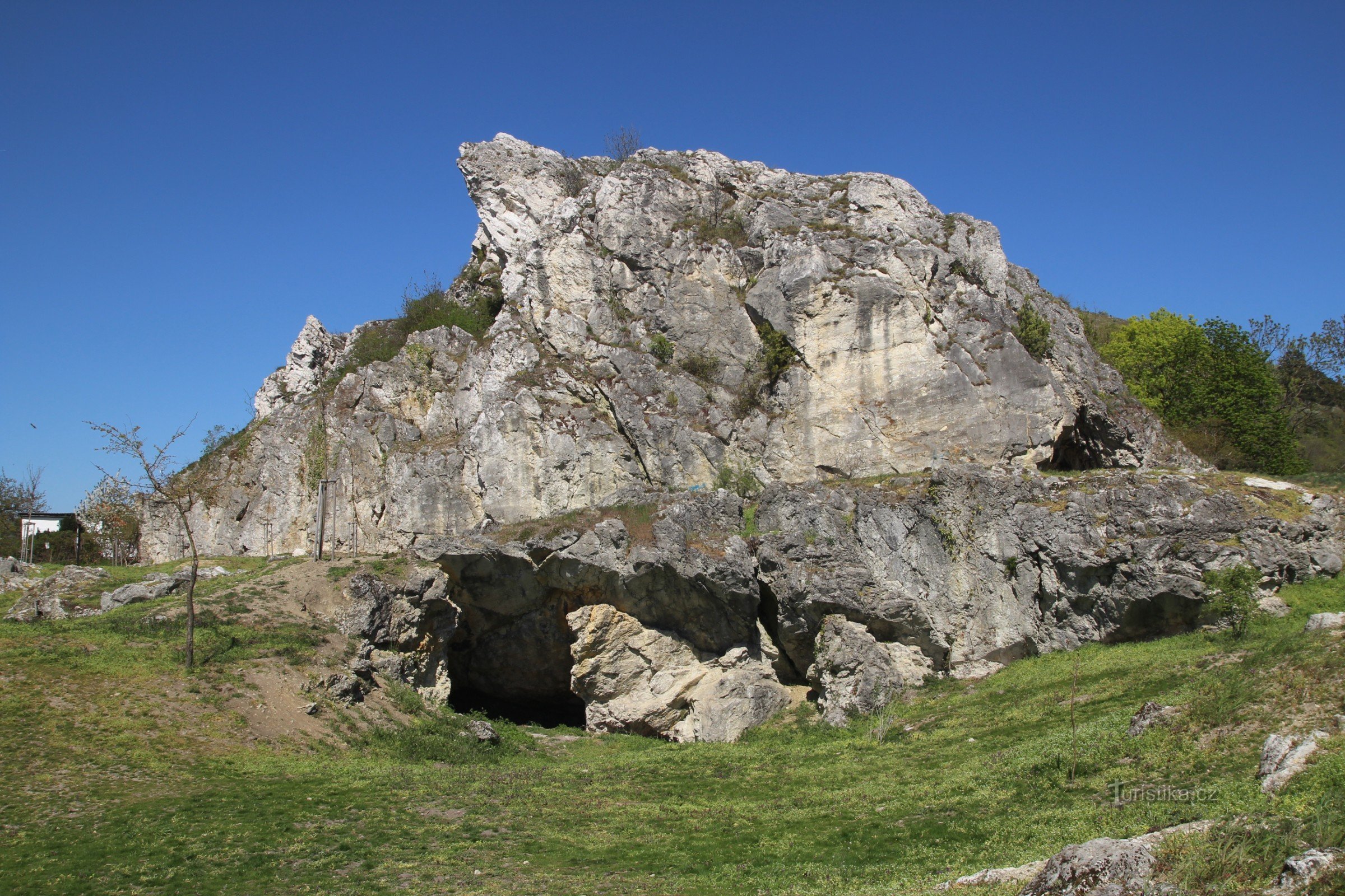 Le dernier rocher de l'arête rocheuse du mont Olivet