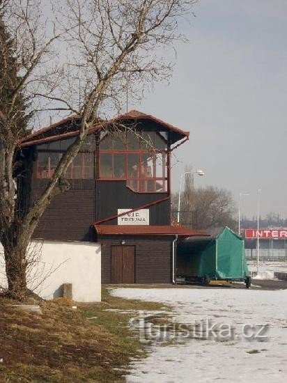 Rennbahn 2: Sie gehört zu den bedeutendsten Arealen dieser Art in der Tschechischen Republik. Zum