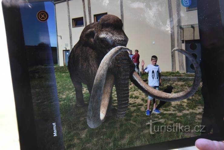 Oplev en unik augmented reality i den forhistoriske landsby i Všestary