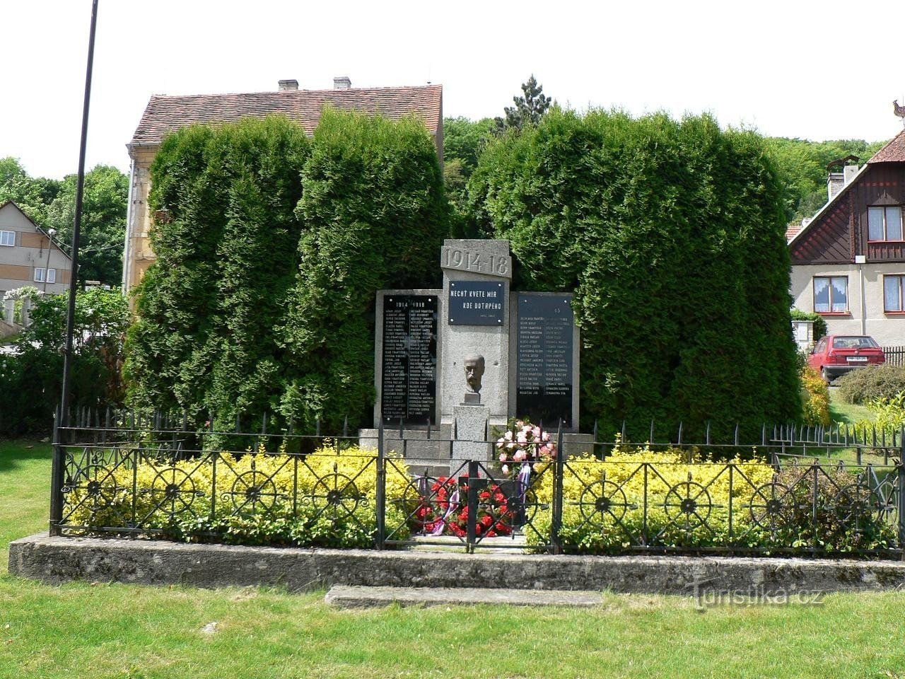 Zbiroh, monument over de faldne