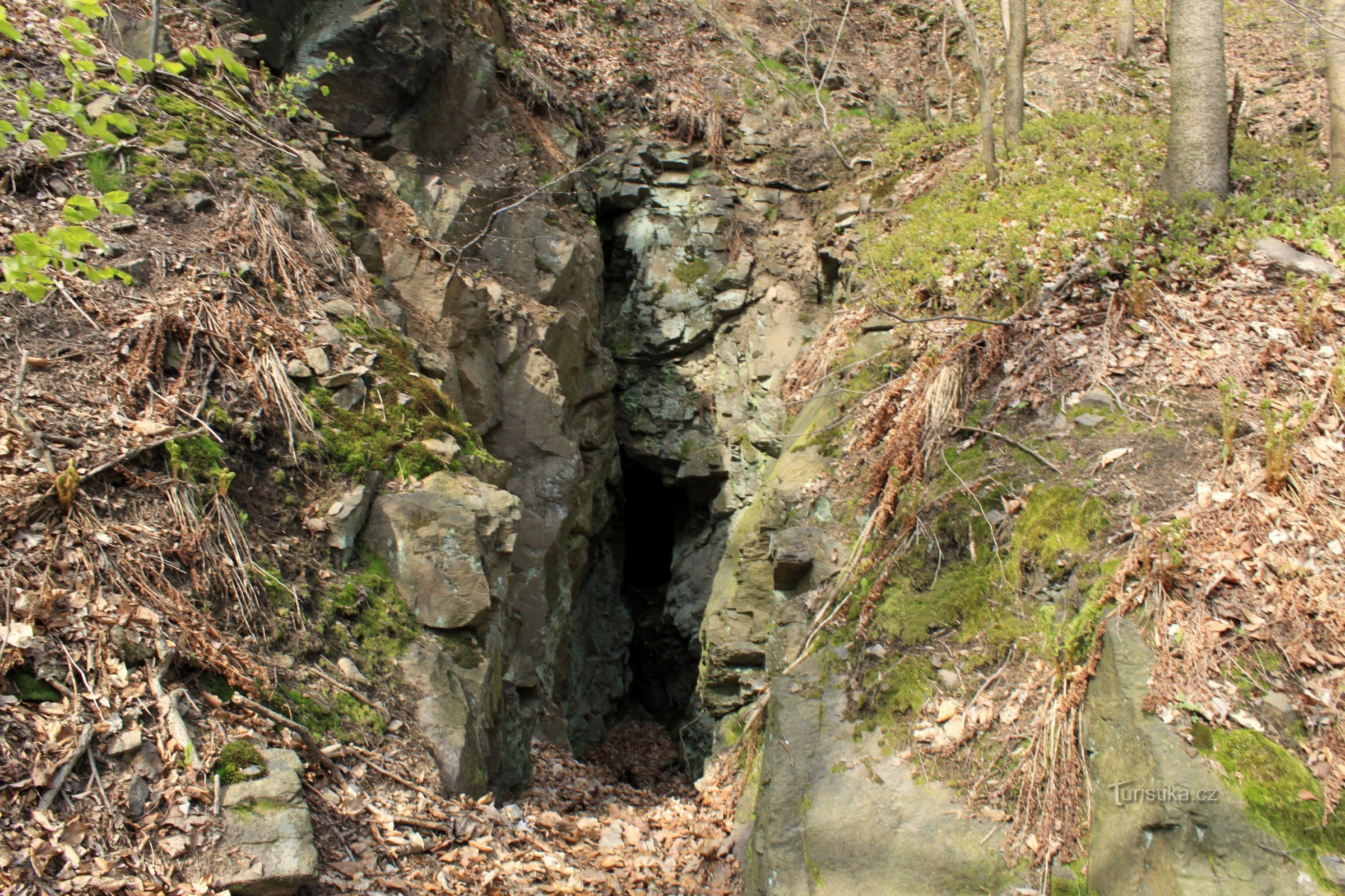 Zborcená jeskyně