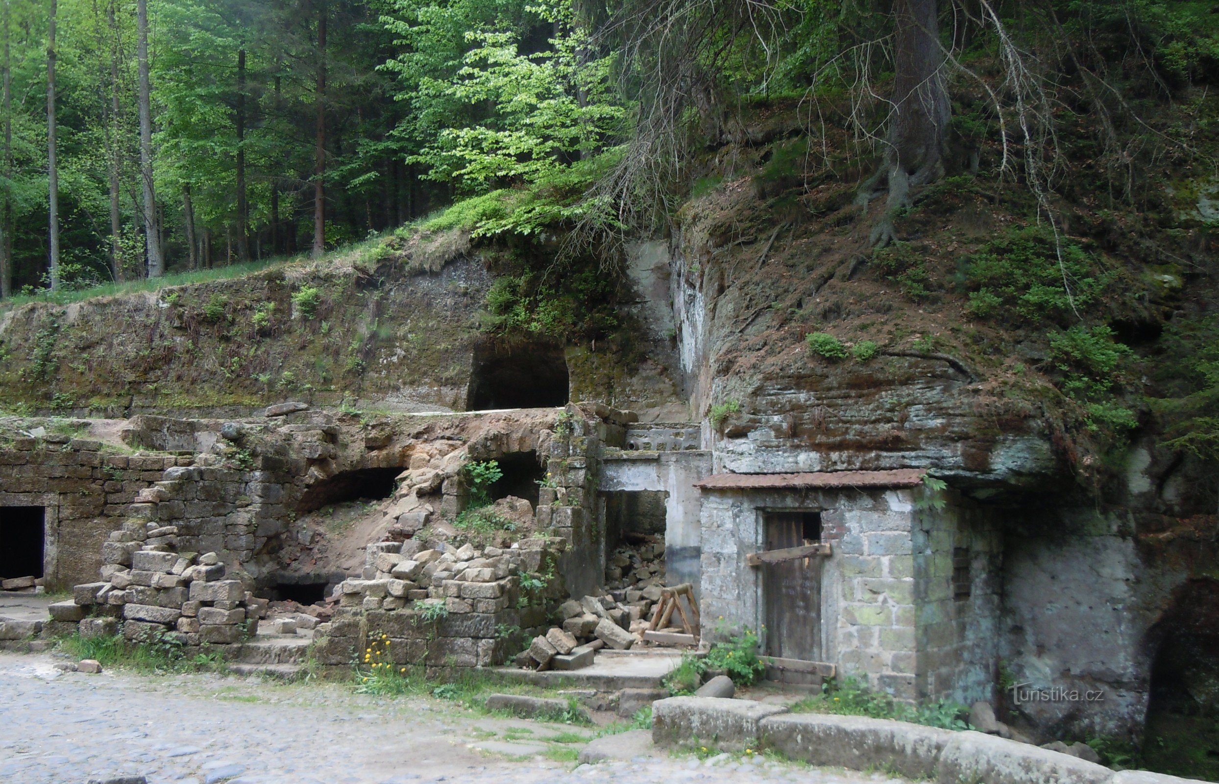 Überreste der Dolský-Mühle