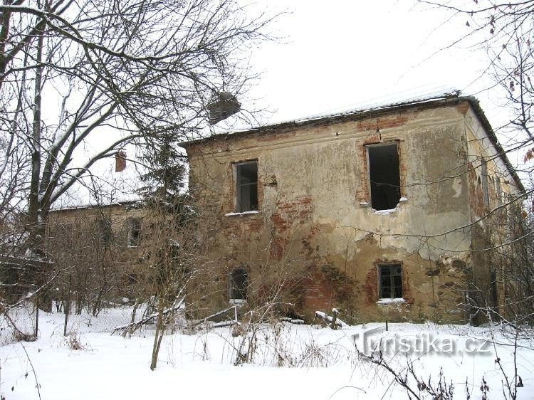 Verfallenes Schlossgebäude