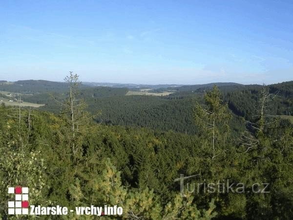 Žďárské vrchy: A vista do Four-Pale Rock.