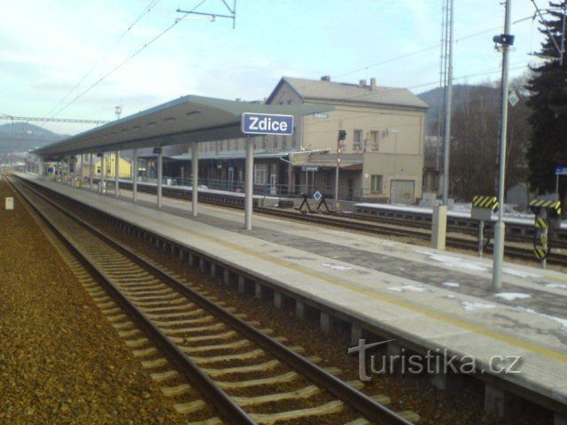 Zdice - stationsgebouw