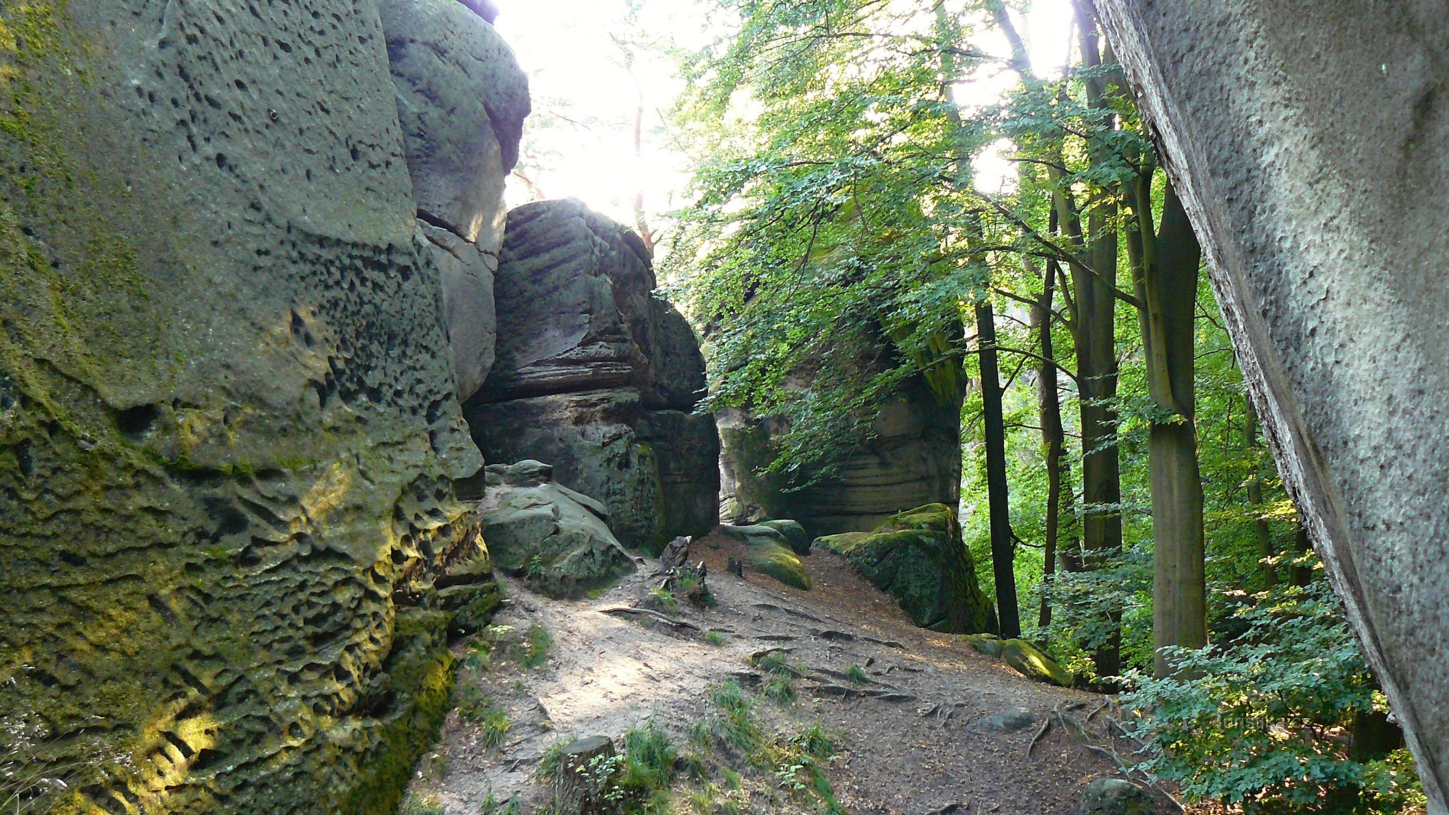 Från Březina till Drábská světničky, Klamorna och Valečov till Mnichov Hradiště