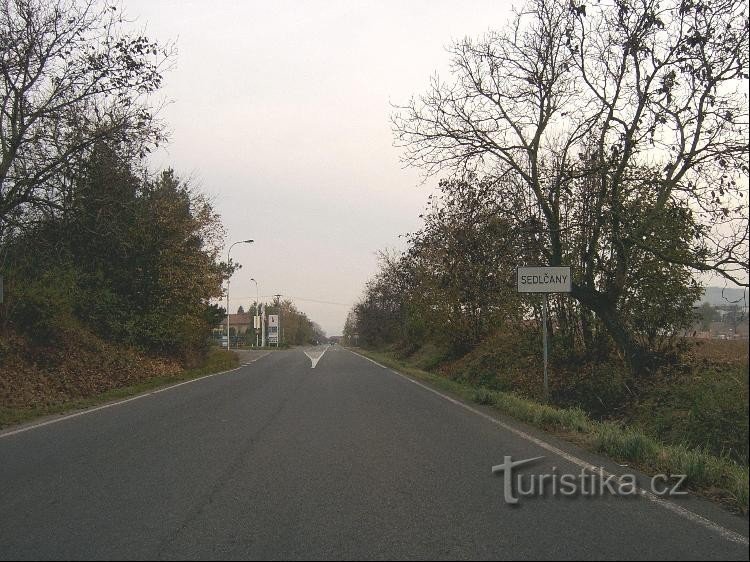 Από βορρά: Sedlčany από βορρά - δρόμος αρ. 105