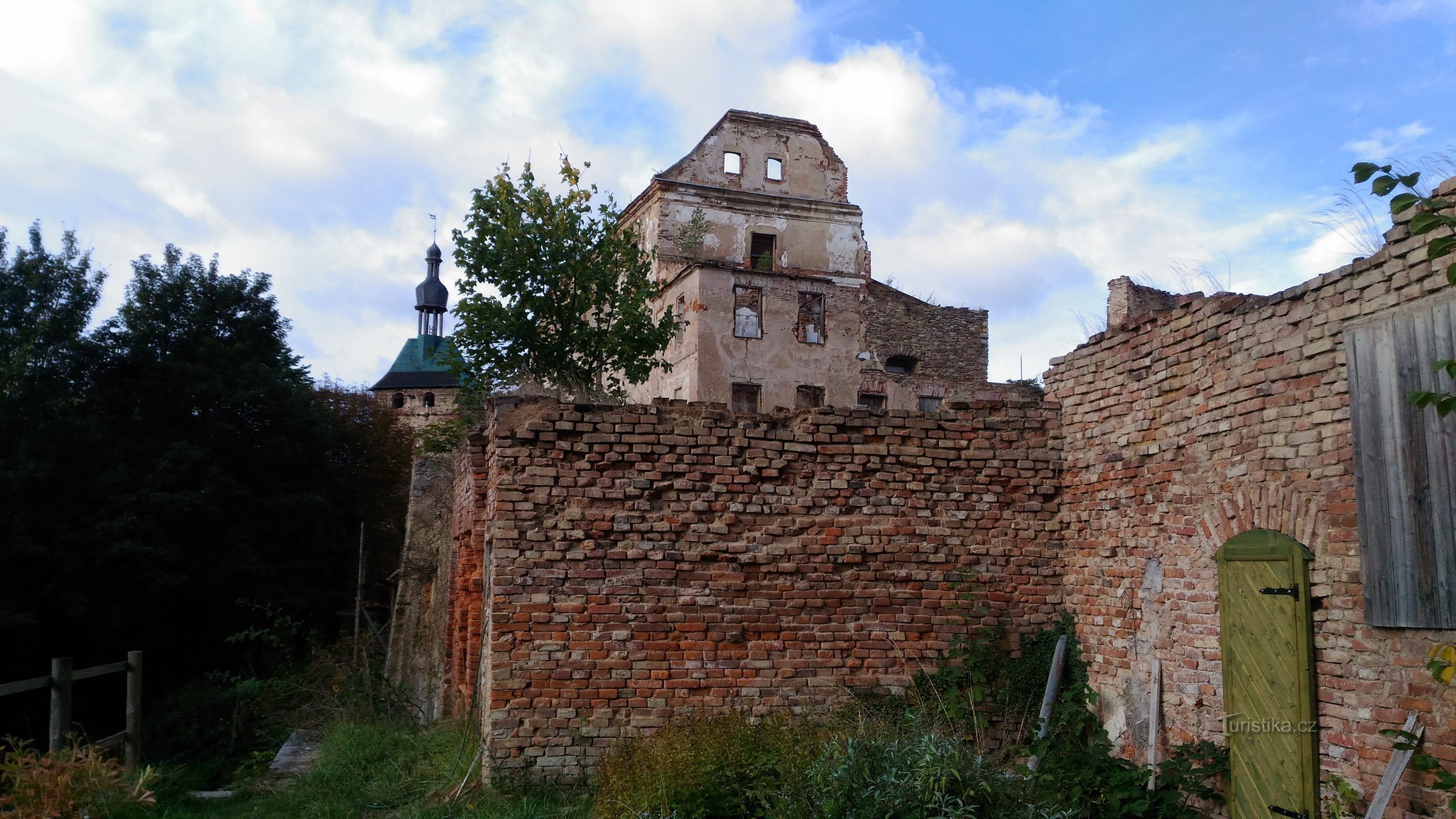 Od Sokołowa do ruin zamku Hartenberg.