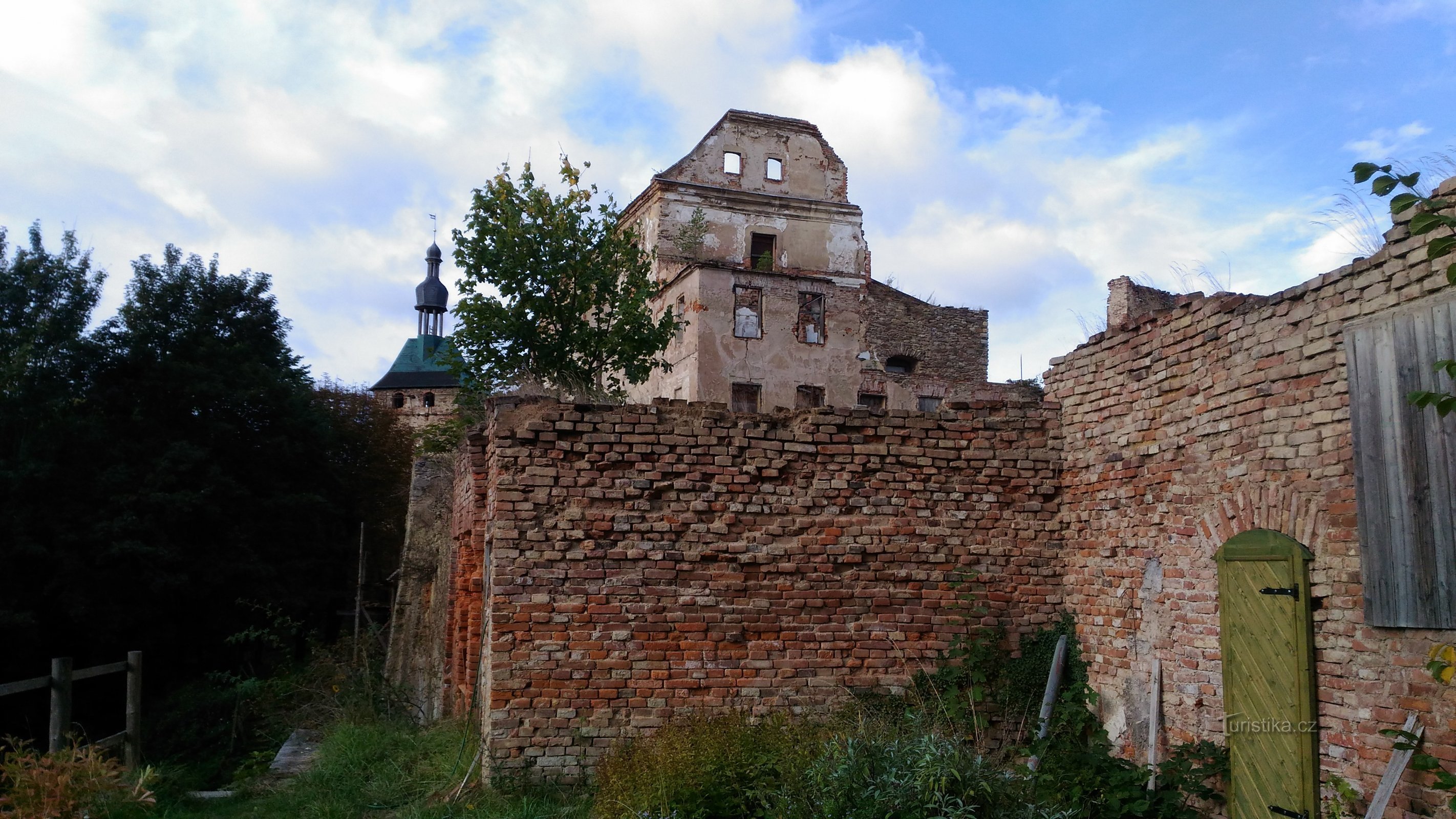 De Sokolov aux ruines du château de Hartenberg.