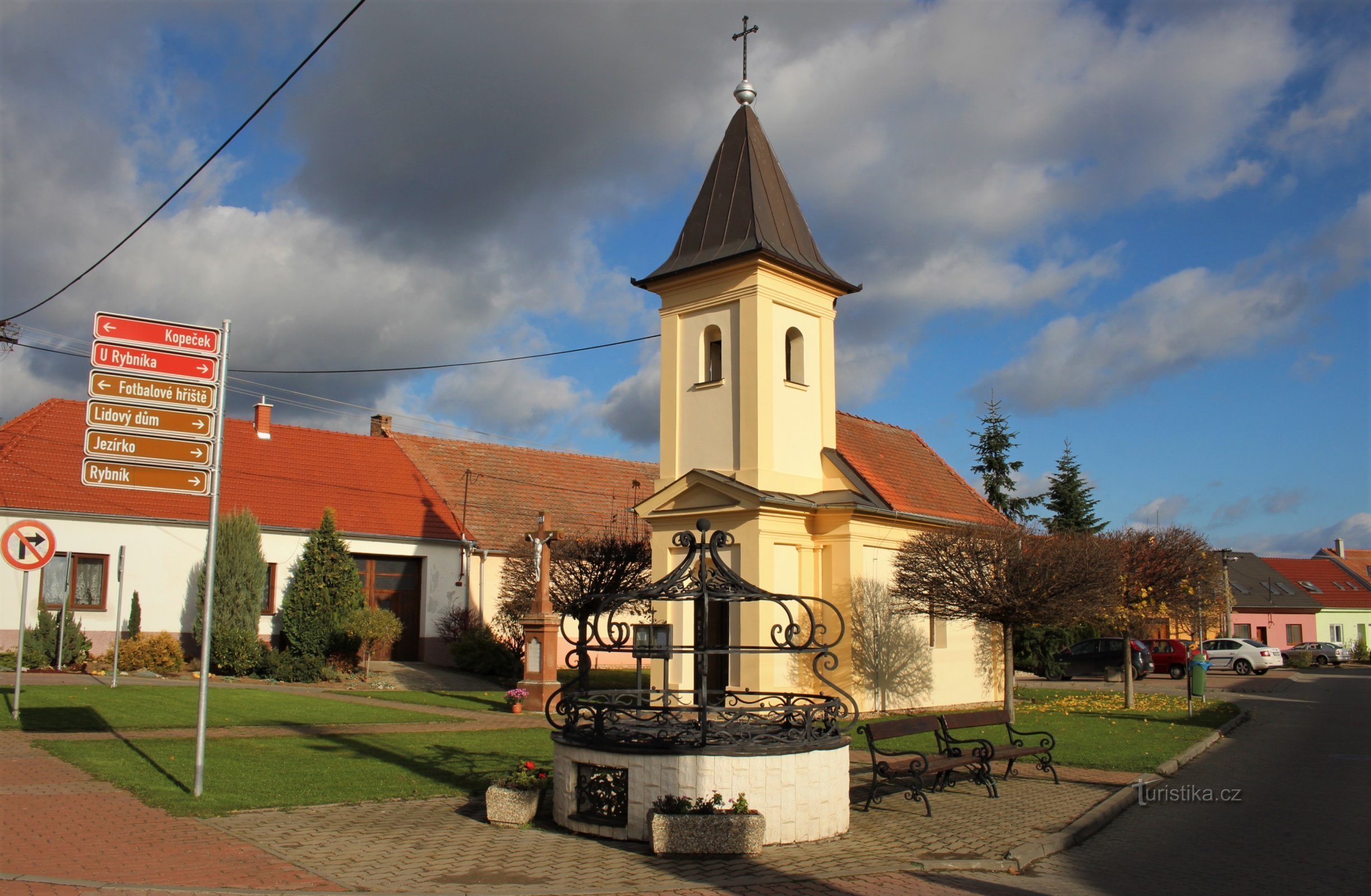 Van Žabčice via Knížecí les naar Nosislav