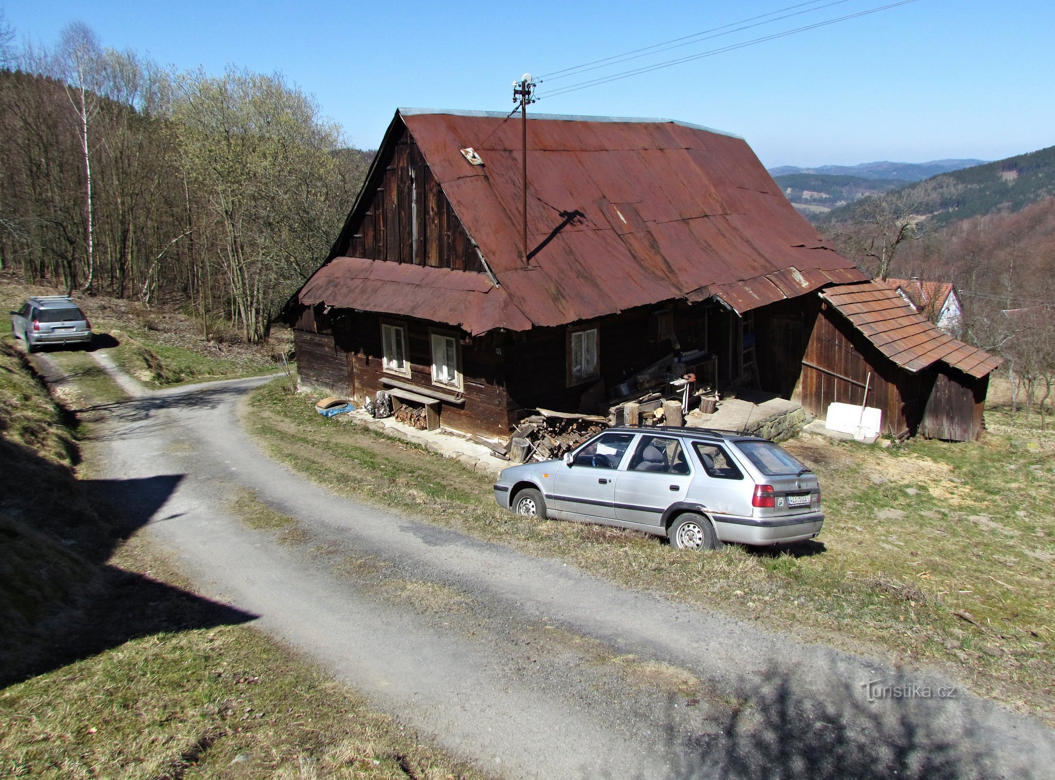 Från Zděchov genom Hajdovy pasek till Valašská Senice