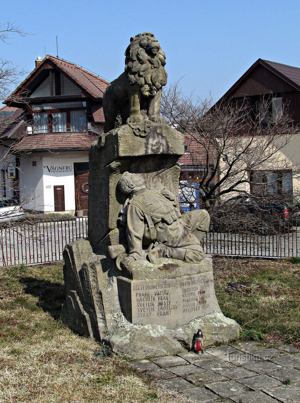 Želechovice monument to the dead of both world wars