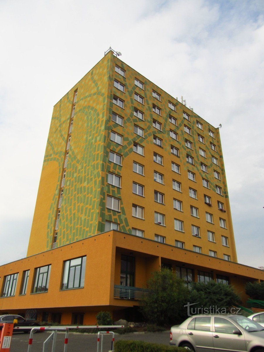 Albero verde, originariamente un albergo, oggi edificio residenziale