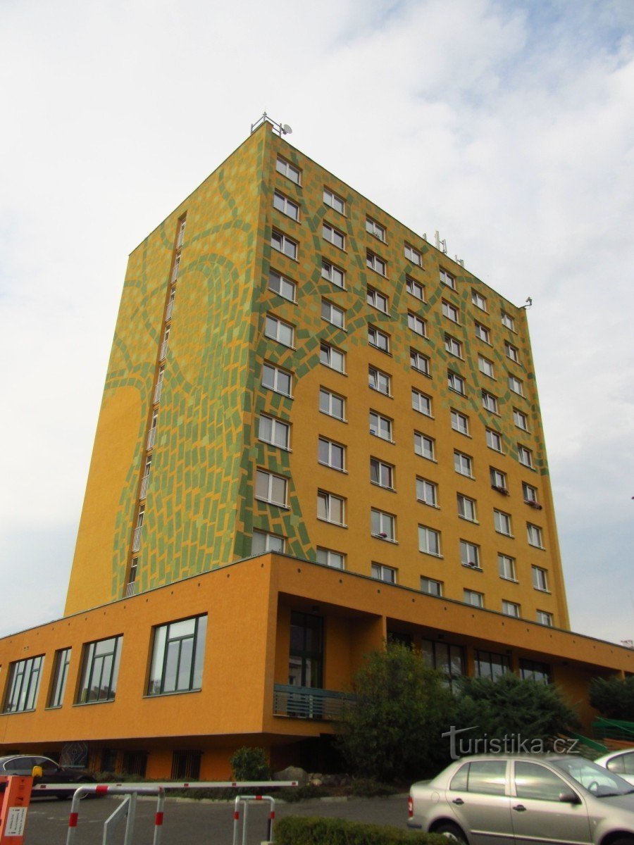 Groene boom, oorspronkelijk een hotel, tegenwoordig een woongebouw