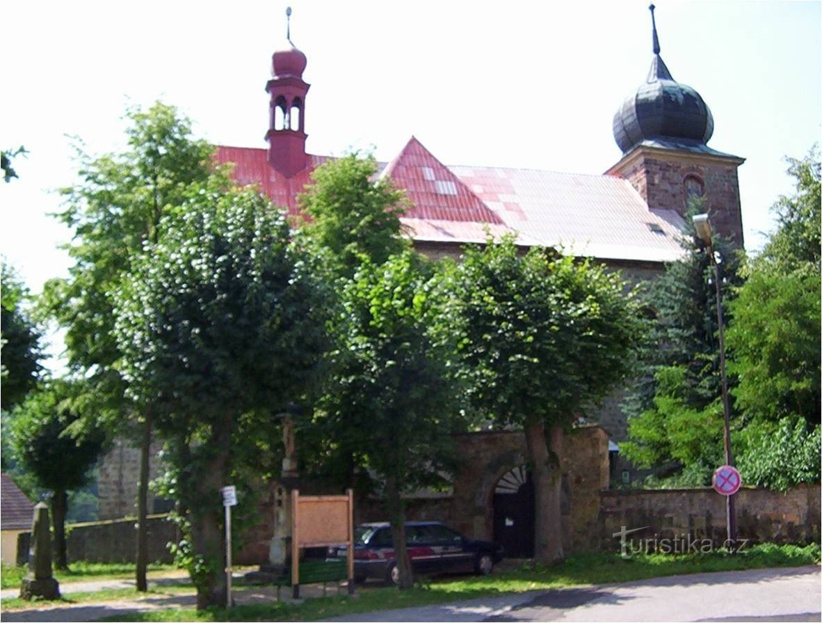 Railway-St. Jilji Church-Φωτογραφία: Ulrych Mir.