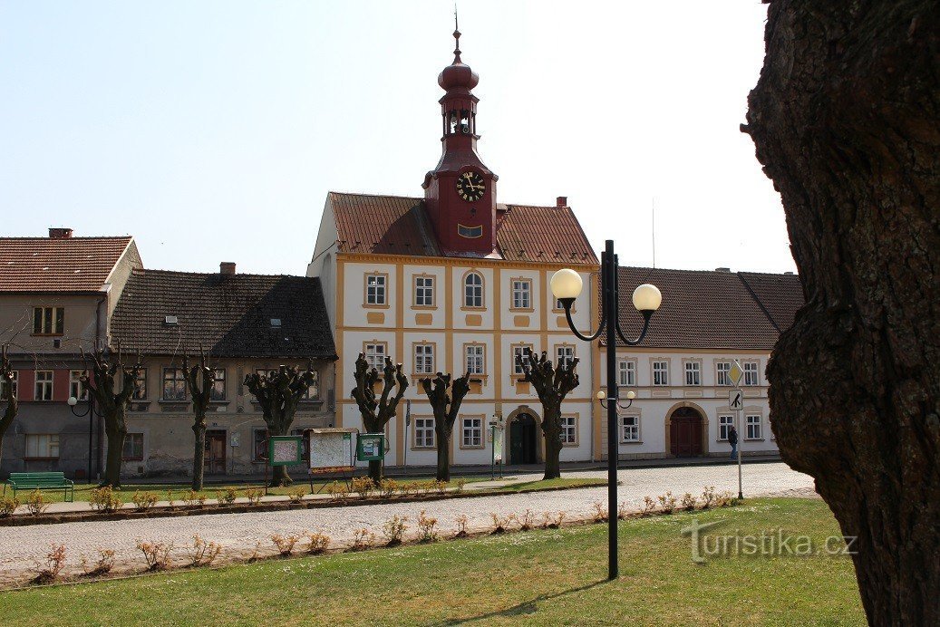 Kolej, ratusz