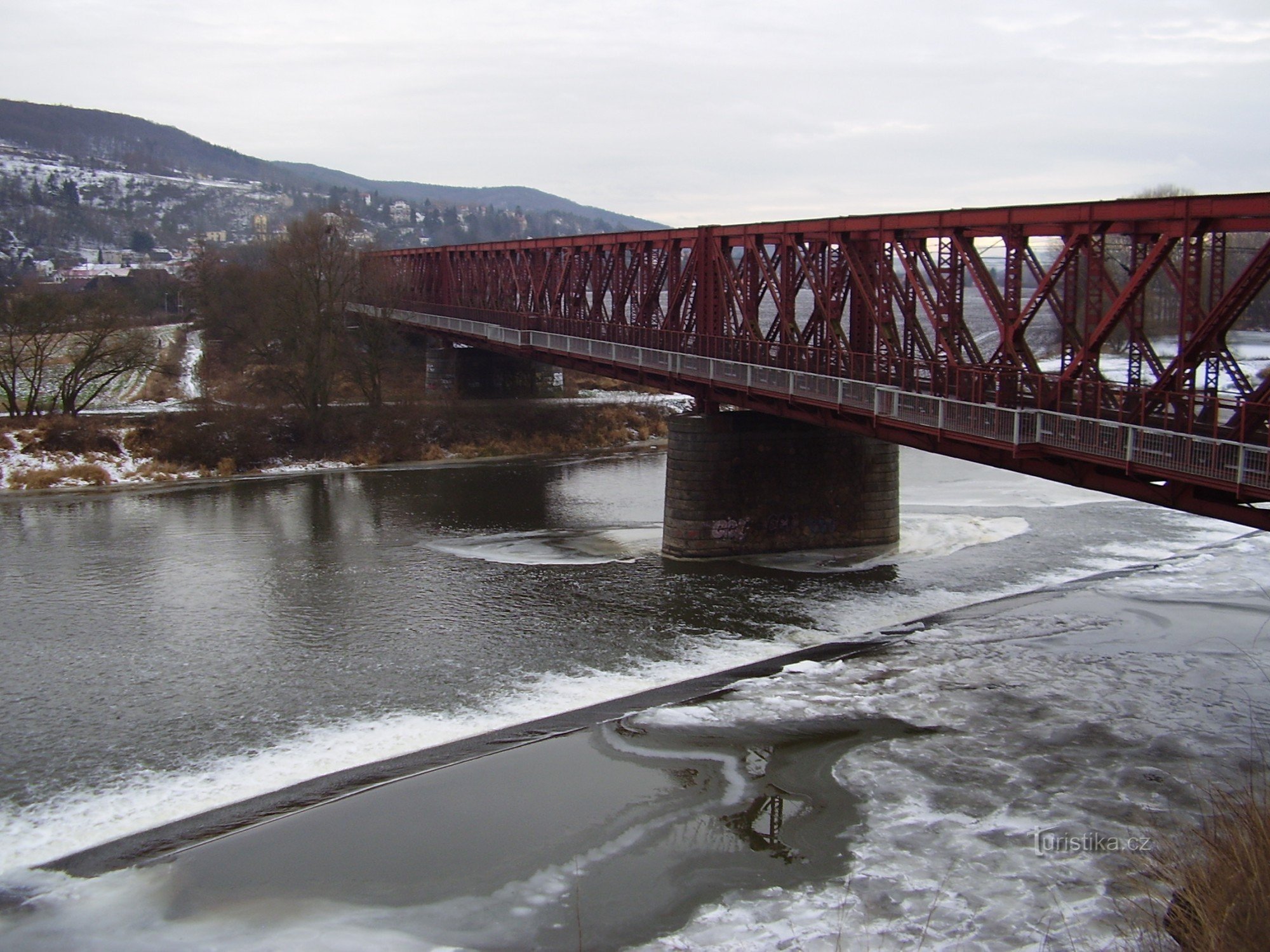 Eisenbahnbrücke in Mokropsy