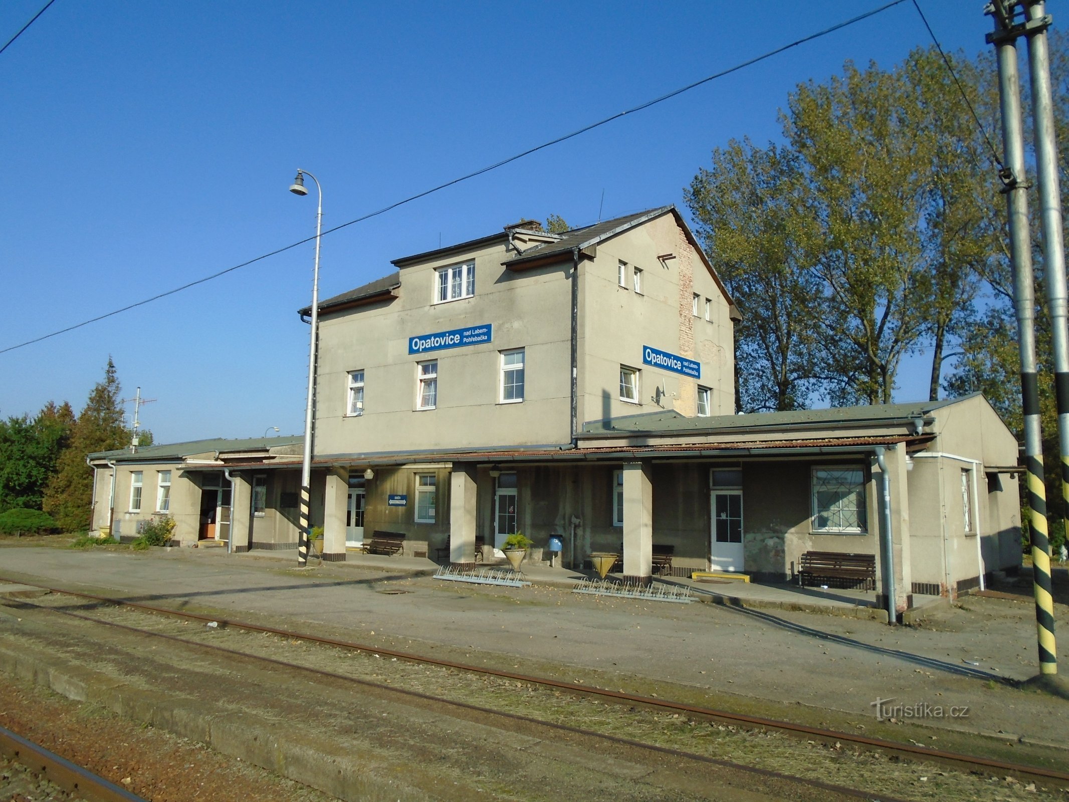 Järnvägsstation (Pohřebačka)