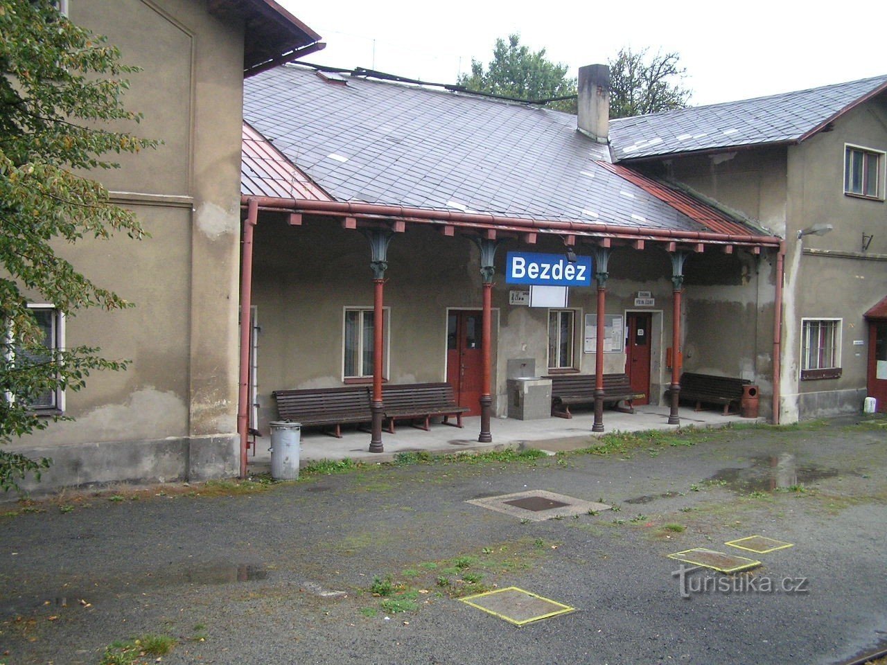 Stacja kolejowa Bezděz