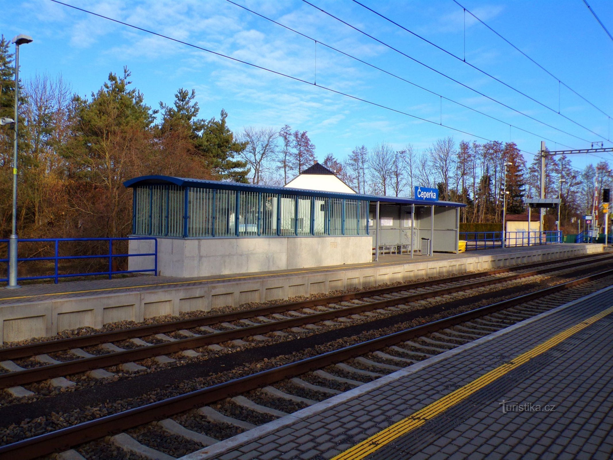 Estação ferroviária (Čeperka, 18.2.2022/XNUMX/XNUMX)