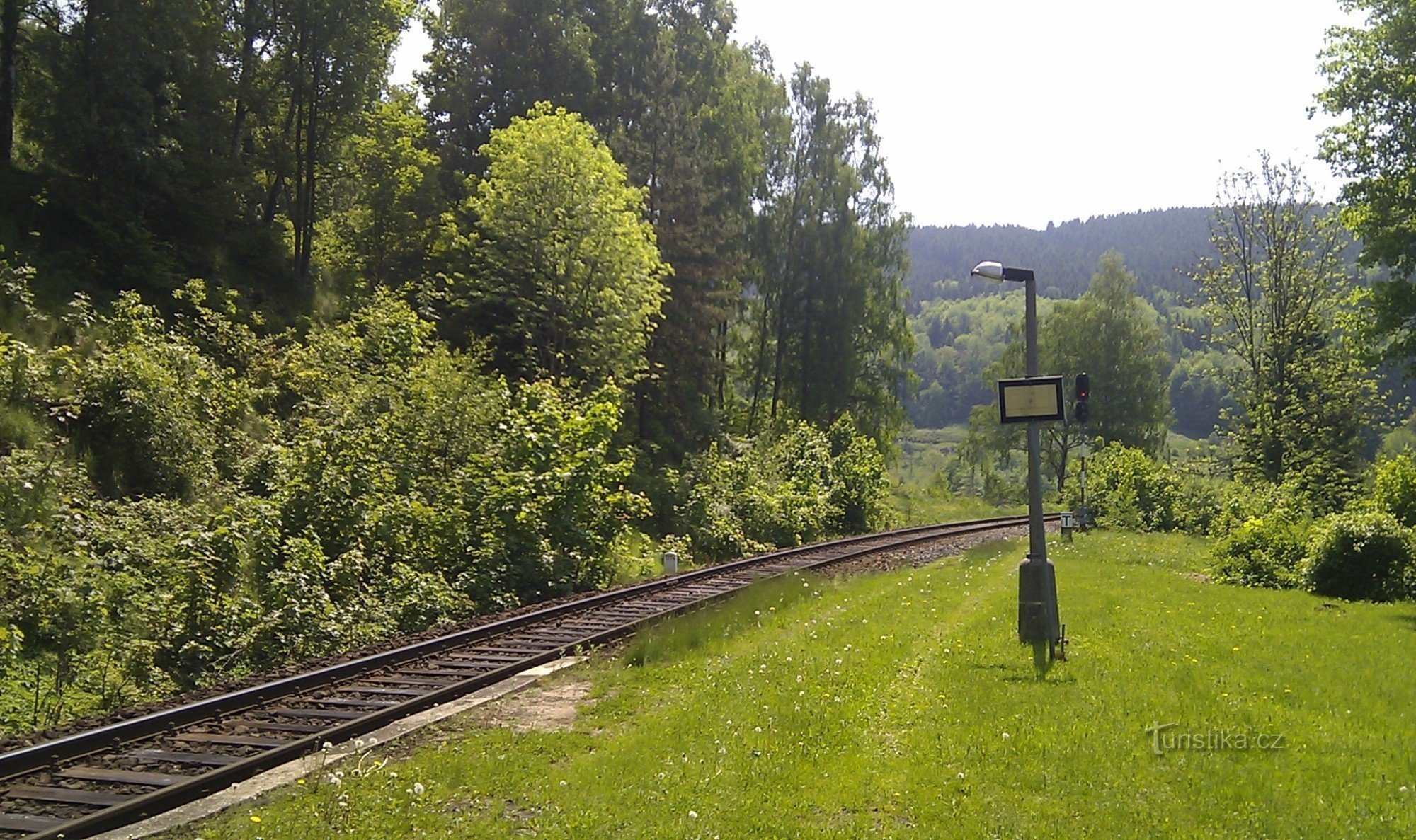 Novina treinstation - zicht op het viaduct