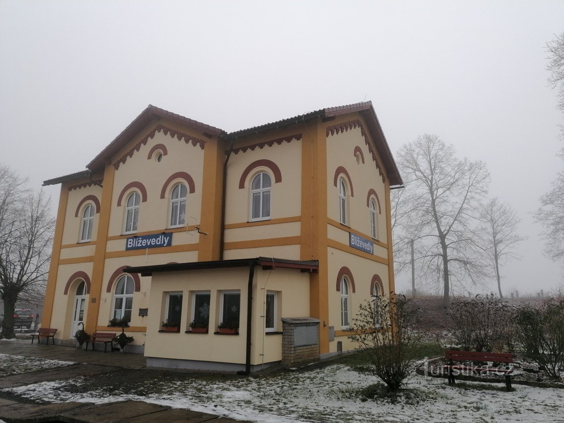 Blíževedly 镇的火车站