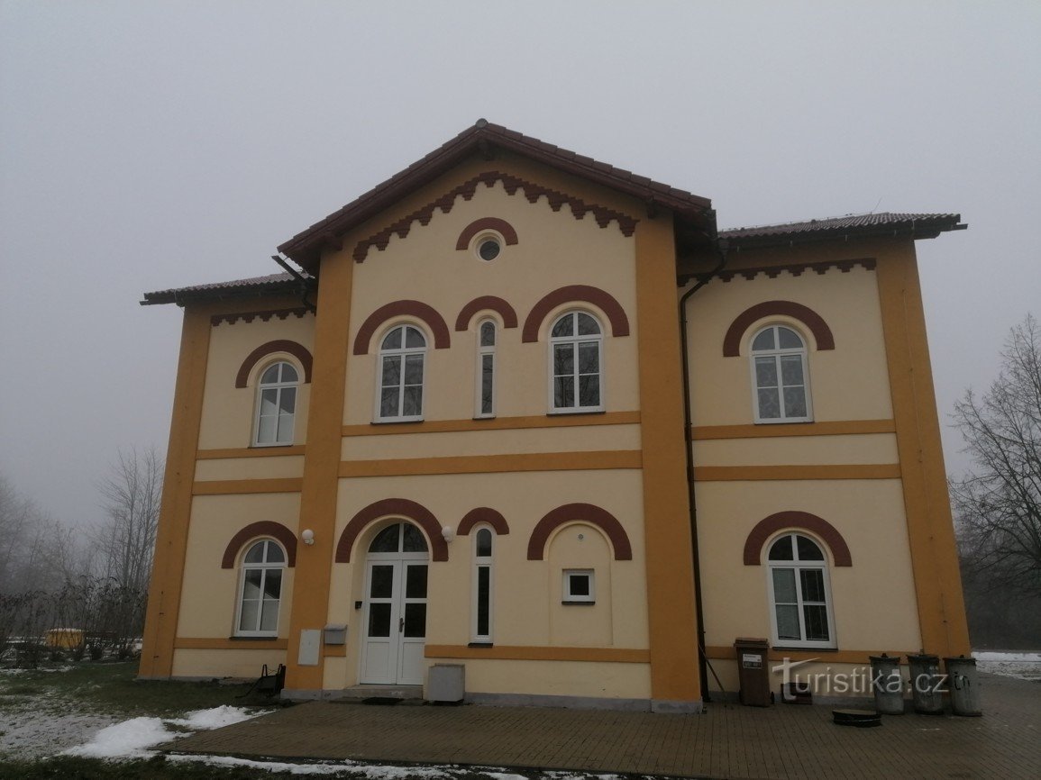 Estación de tren en la ciudad de Blíževedly