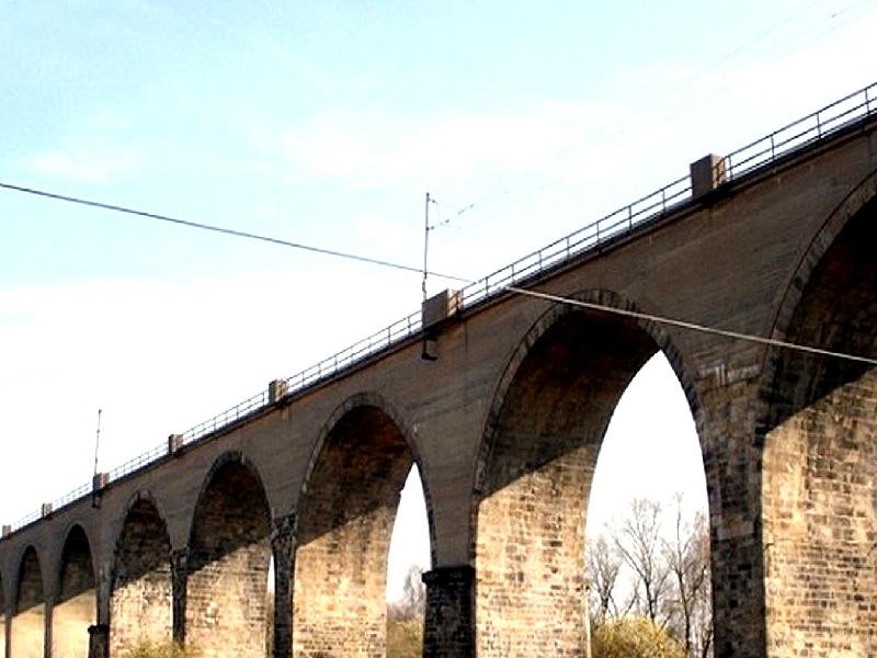 železniční viadukt
